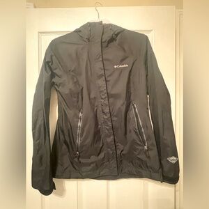 Columbia rain jacket Size Medium